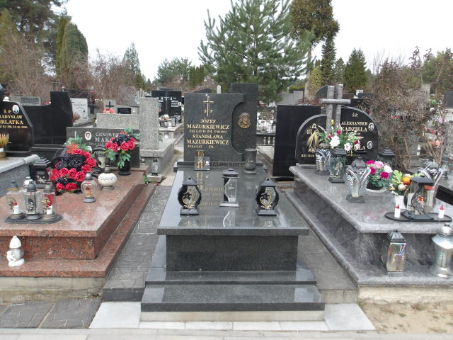 Grób Józef Mazurkiewicz