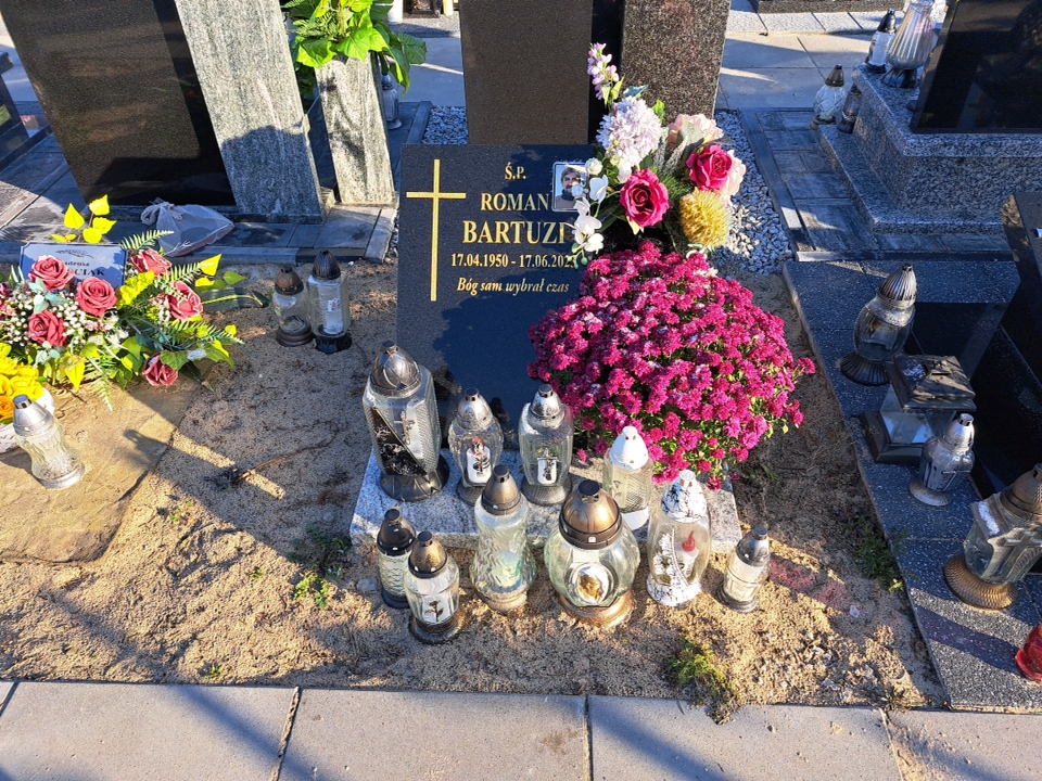 Grób Roman Bartuzi