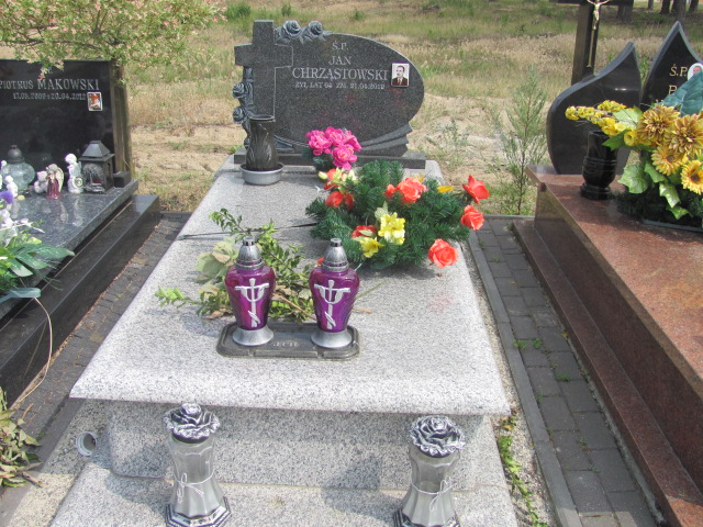 Grób Jan Chrząstowski