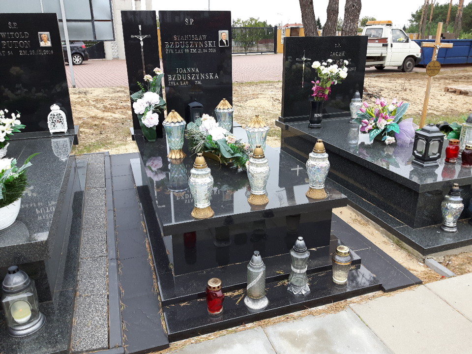 Grób Stanisław Bzduszyński