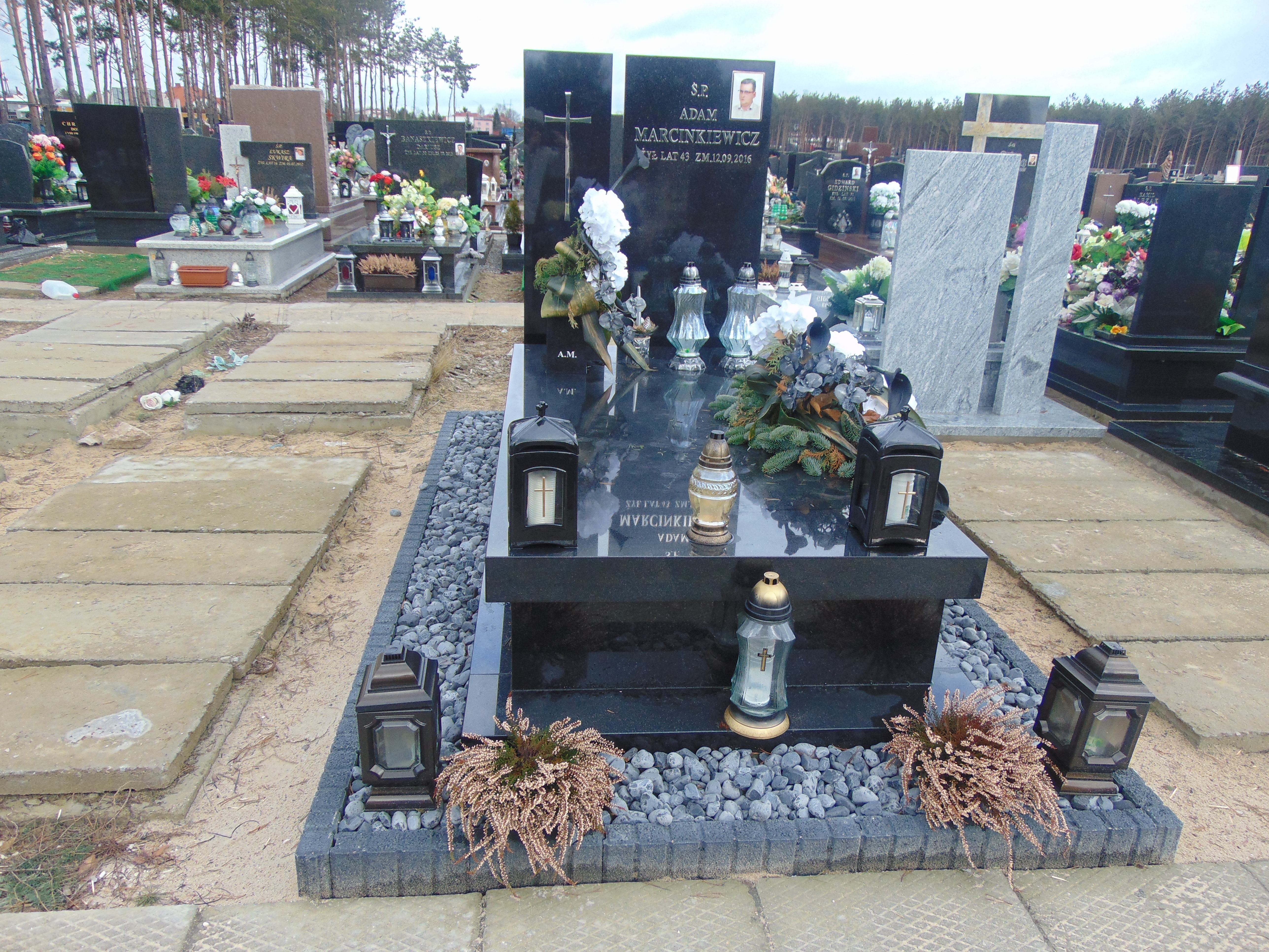 Grób Adam Marcinkiewicz
